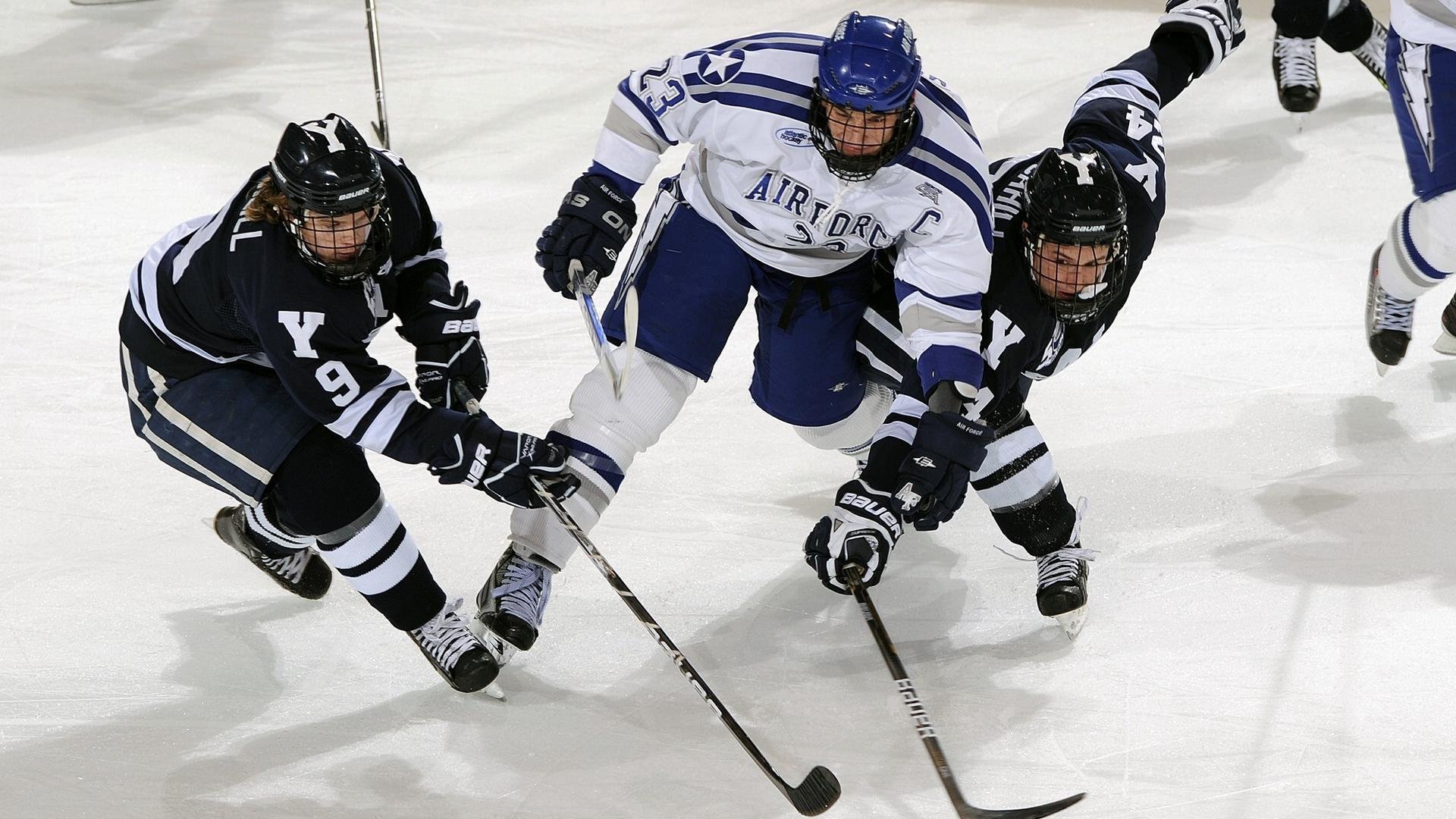 英超比赛中的临场应变能力，英超的场地小