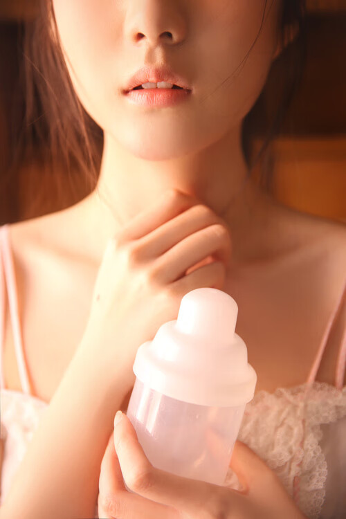 九游在线玩-2017年西部半决赛：在“火箭之夜”中，库里连续投中数个超远三分，帮助勇士大比分领先